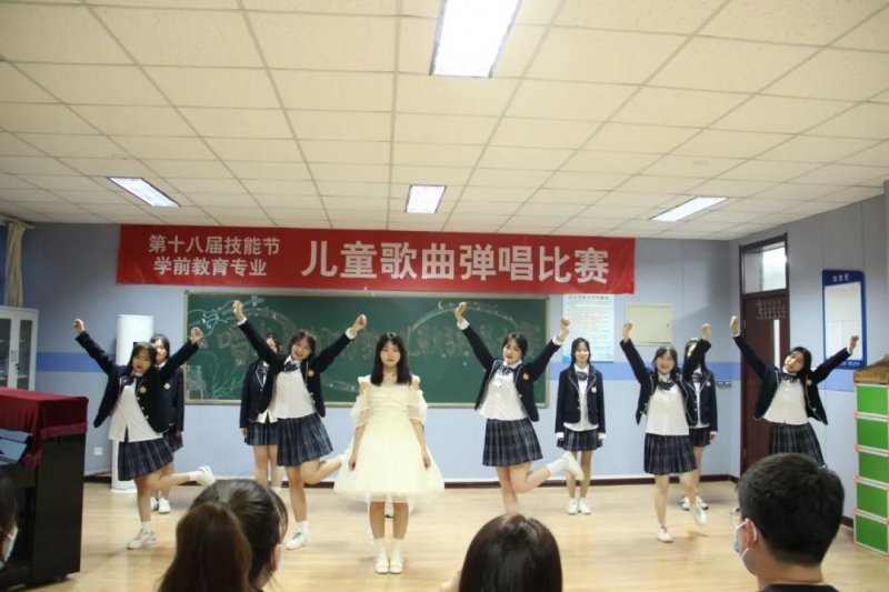 学前教育系举行儿歌弹唱比赛
